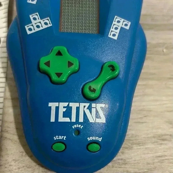 Vintage 2000 Radica Pocket Tetris Electronic Hand Held LCD Travel Game Tested - Picture 4 of 4